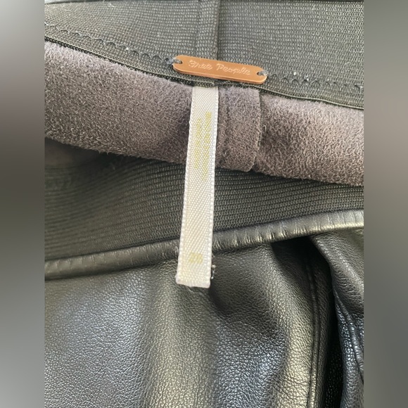 Free People Black Vegan Faux Leather Leggings Sz 26/28 - Picture 5 of 9